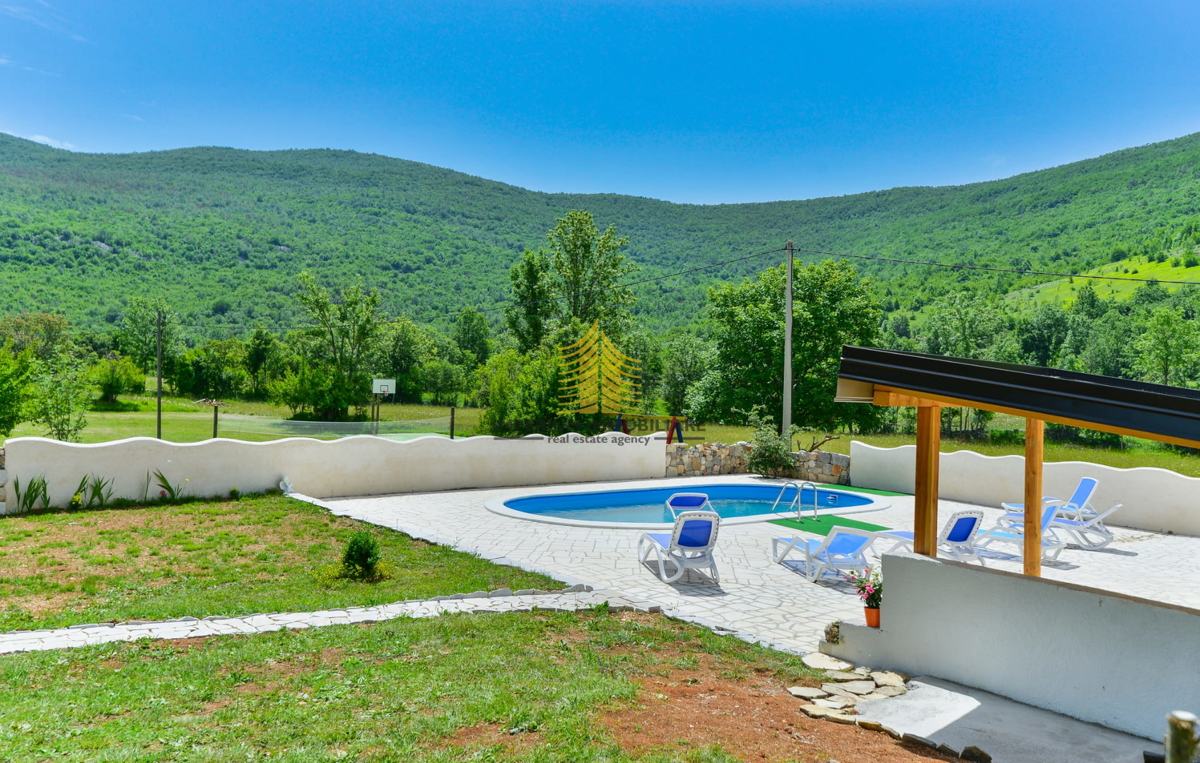 Hiša, Prodaja, Gračac, 210 m2, Samostojna