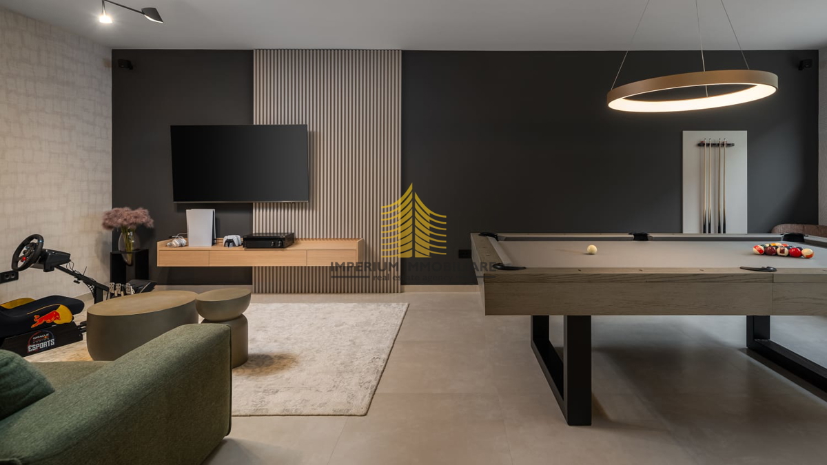 Hiša, Prodaja, Podstrana, 300m2, Vila