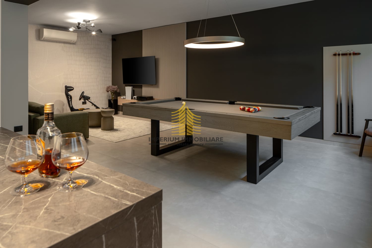Hiša, Prodaja, Podstrana, 300m2, Vila