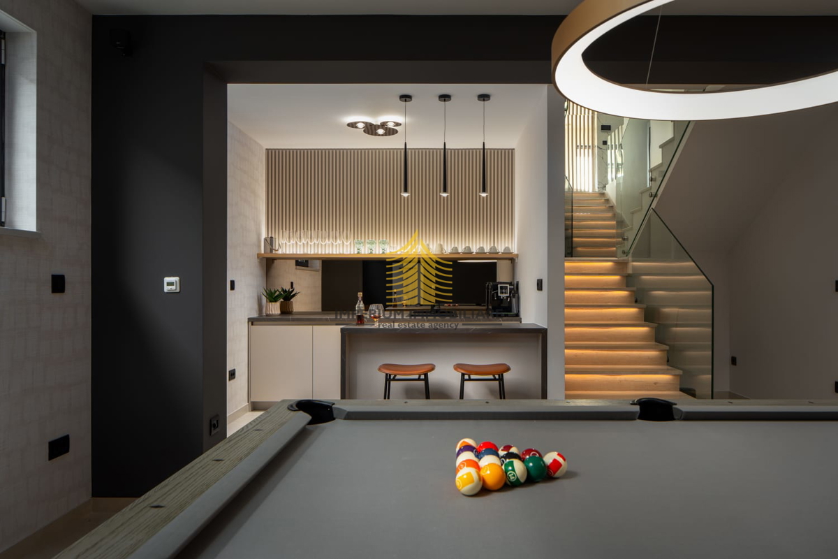 Hiša, Prodaja, Podstrana, 300m2, Vila