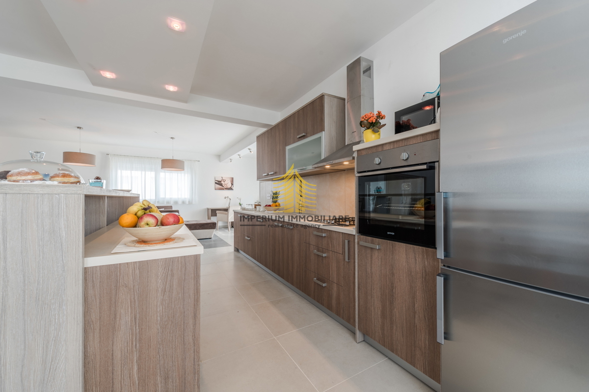 Hiša, Prodaja, Sukošan, Debeljak, 188 m2, Vila