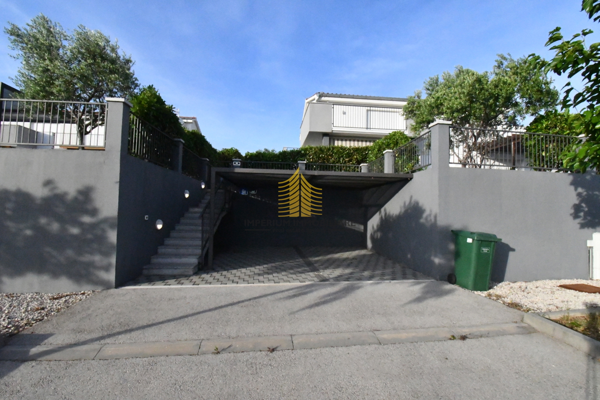 Hiša, Prodaja, Sukošan, Debeljak, 188 m2, Vila