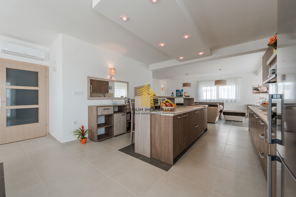 Hiša, Prodaja, Sukošan, Debeljak, 188 m2, Vila