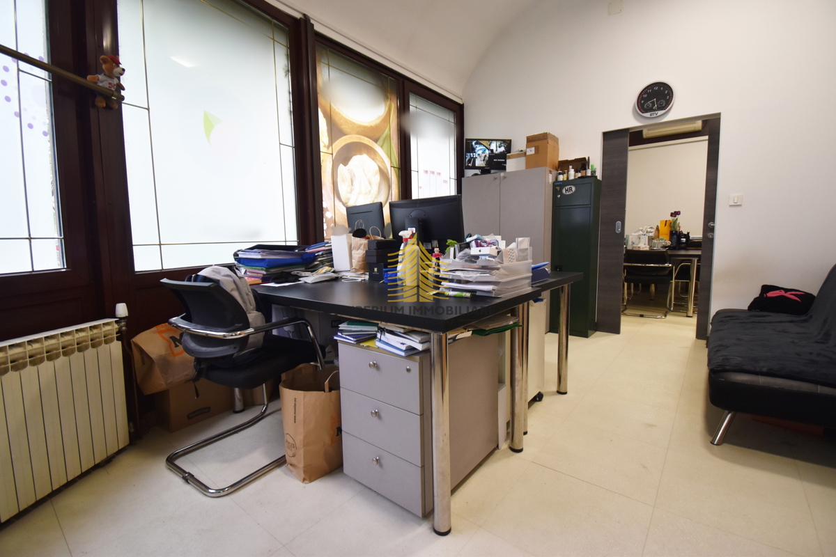 Poslovni prostor, Prodaja, Trnje, 97,87 m2, Ulični lokal