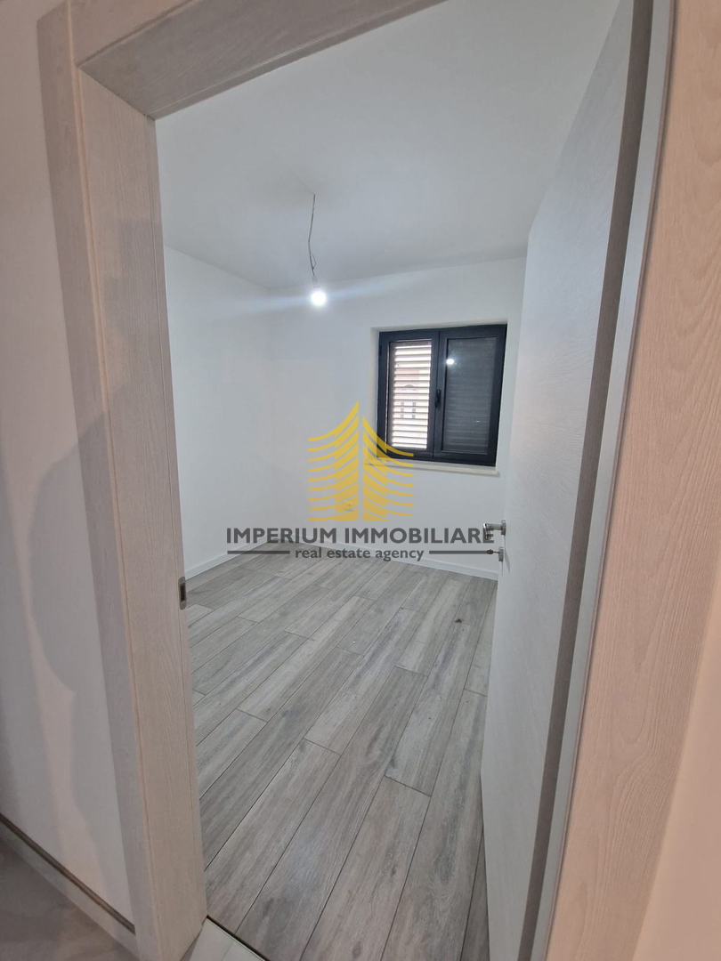 Hiša, Prodaja, Šibenik, Meterize, 353,24 m2, V vrsti