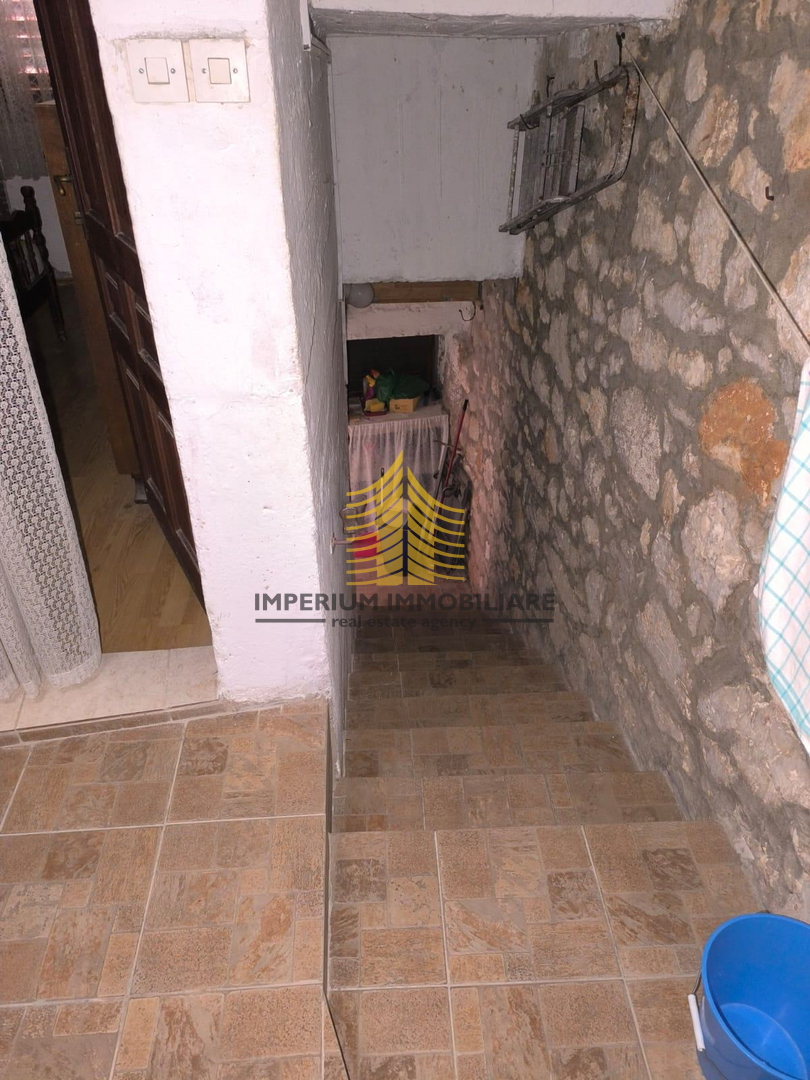 Hiša, Prodaja, Šibenik in okolica, Krapanj, 160m2, V nizu