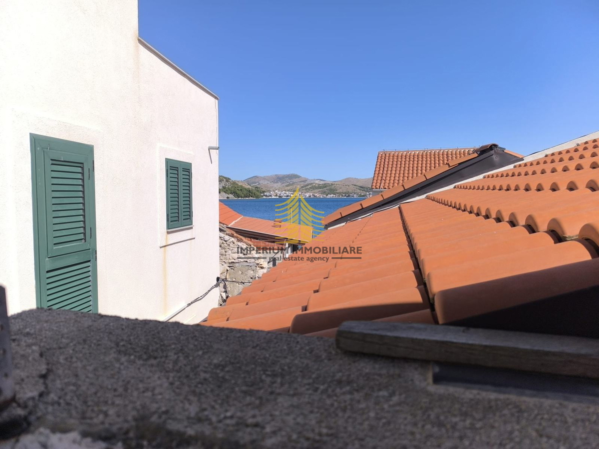 Hiša, Prodaja, Šibenik in okolica, Krapanj, 160m2, V nizu