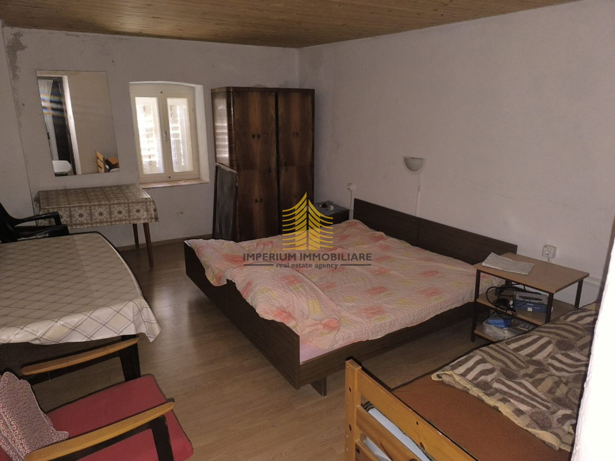 Hiša, Prodaja, Šibenik in okolica, Krapanj, 160m2, V nizu