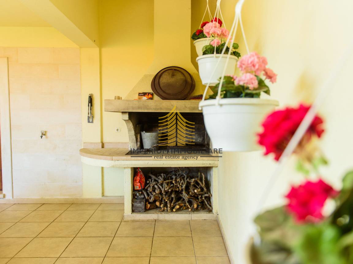 Hiša, prodaja, Supetar, 200 m2, samostojna