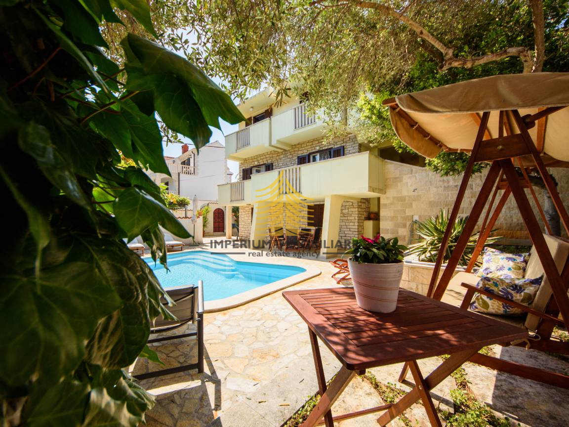 Hiša, prodaja, Supetar, 200 m2, samostojna