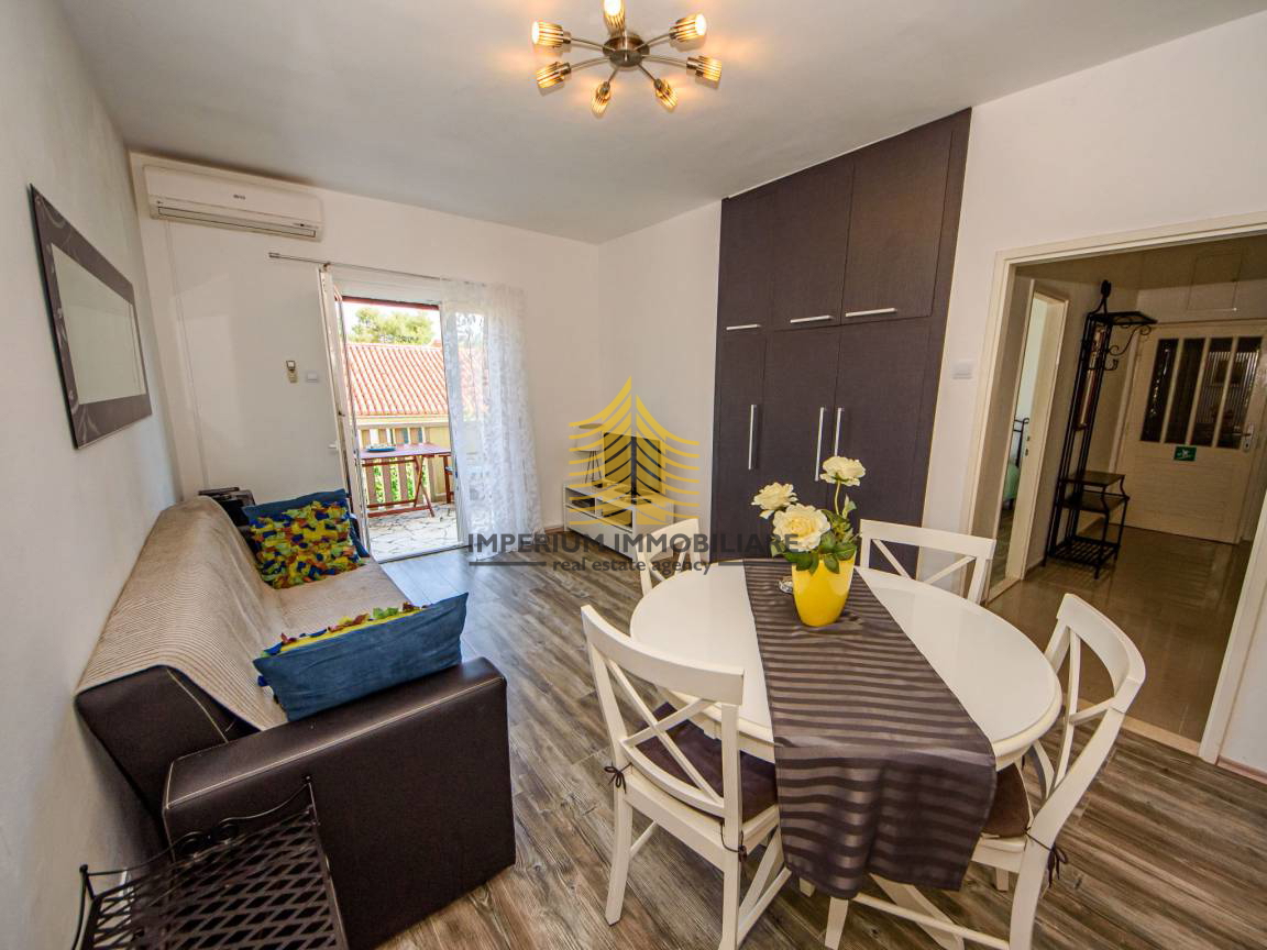 Hiša, prodaja, Supetar, 200 m2, samostojna