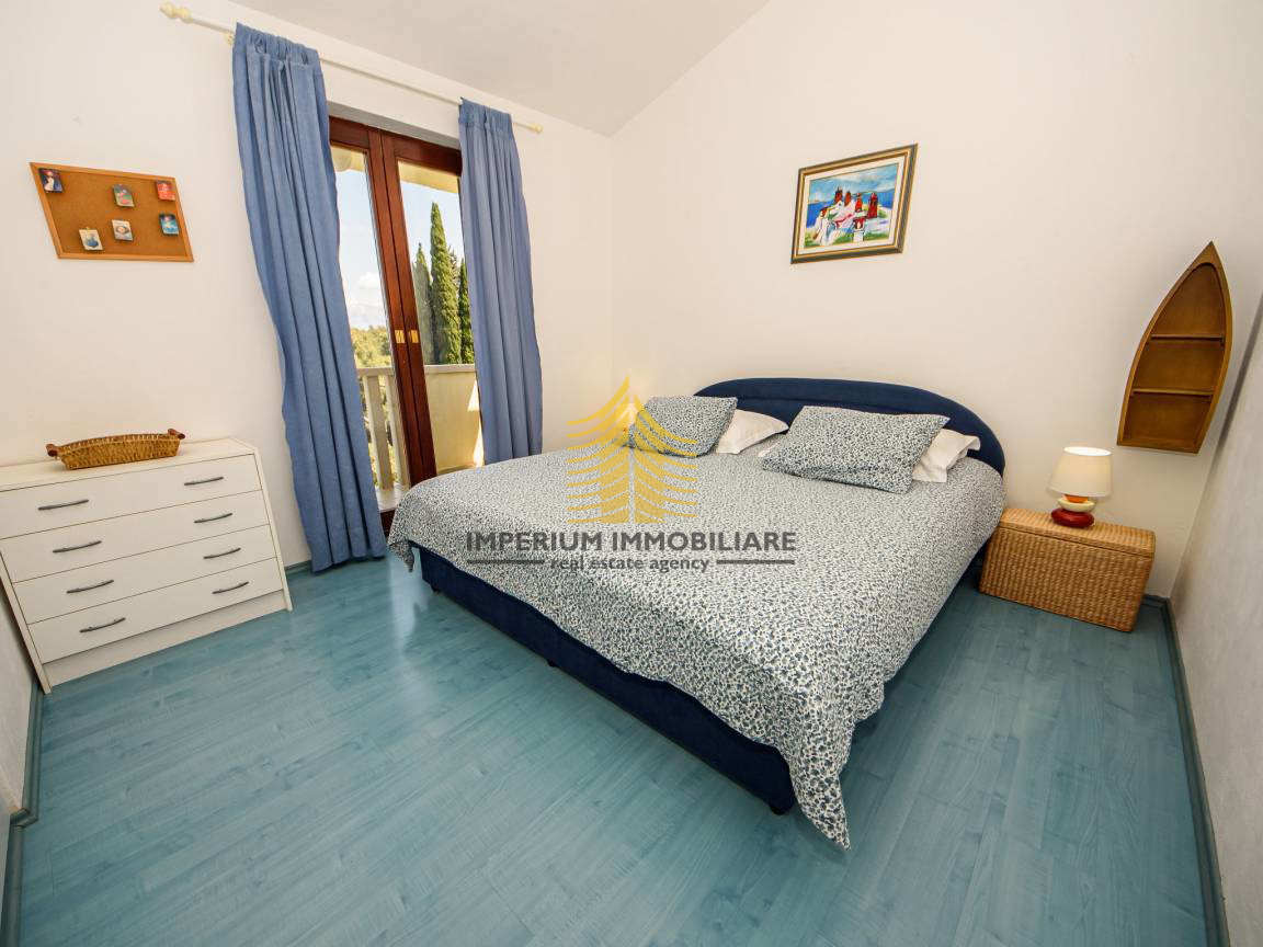 Hiša, prodaja, Supetar, 200 m2, samostojna