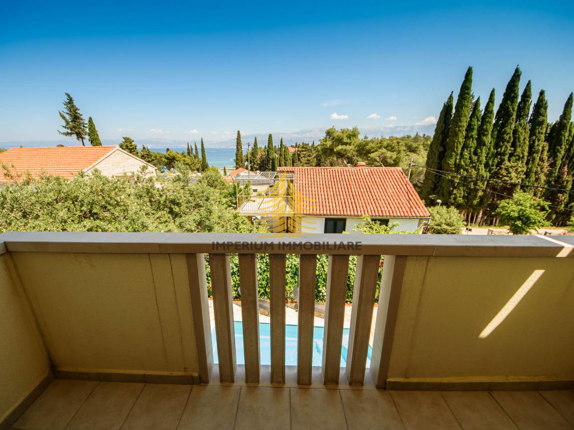 Hiša, prodaja, Supetar, 200 m2, samostojna