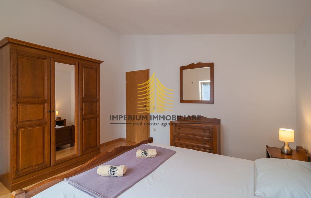 Hiša, prodaja, Splitska, 480 m2, samostojna