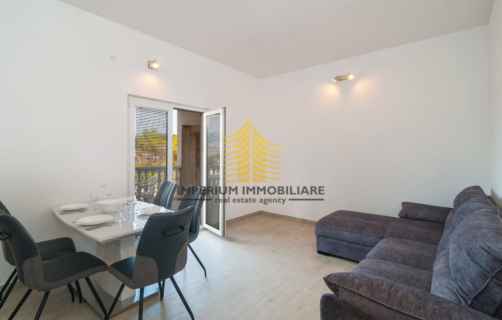 Hiša, prodaja, Splitska, 480 m2, samostojna