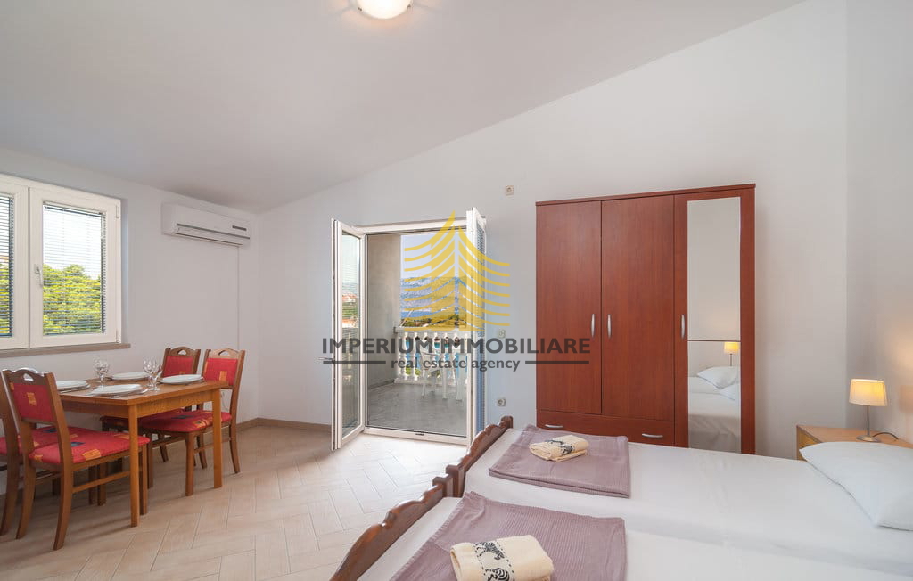 Hiša, prodaja, Splitska, 480 m2, samostojna