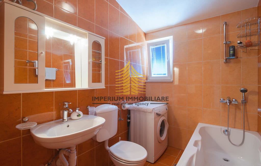 Hiša, prodaja, Splitska, 480 m2, samostojna