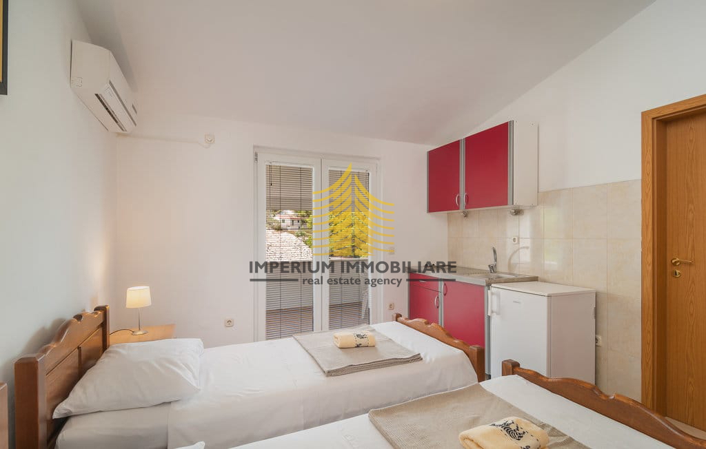 Hiša, prodaja, Splitska, 480 m2, samostojna