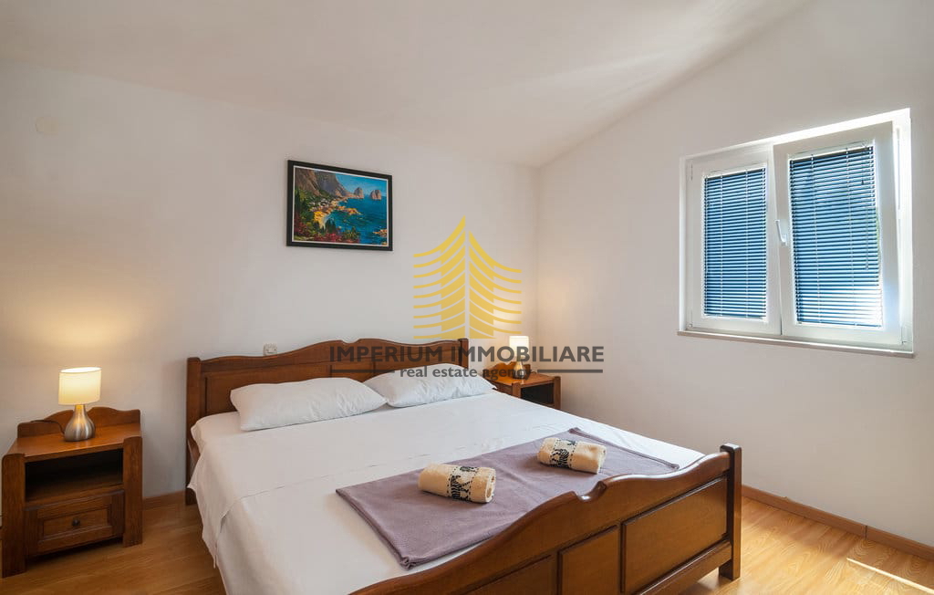 Hiša, prodaja, Splitska, 480 m2, samostojna