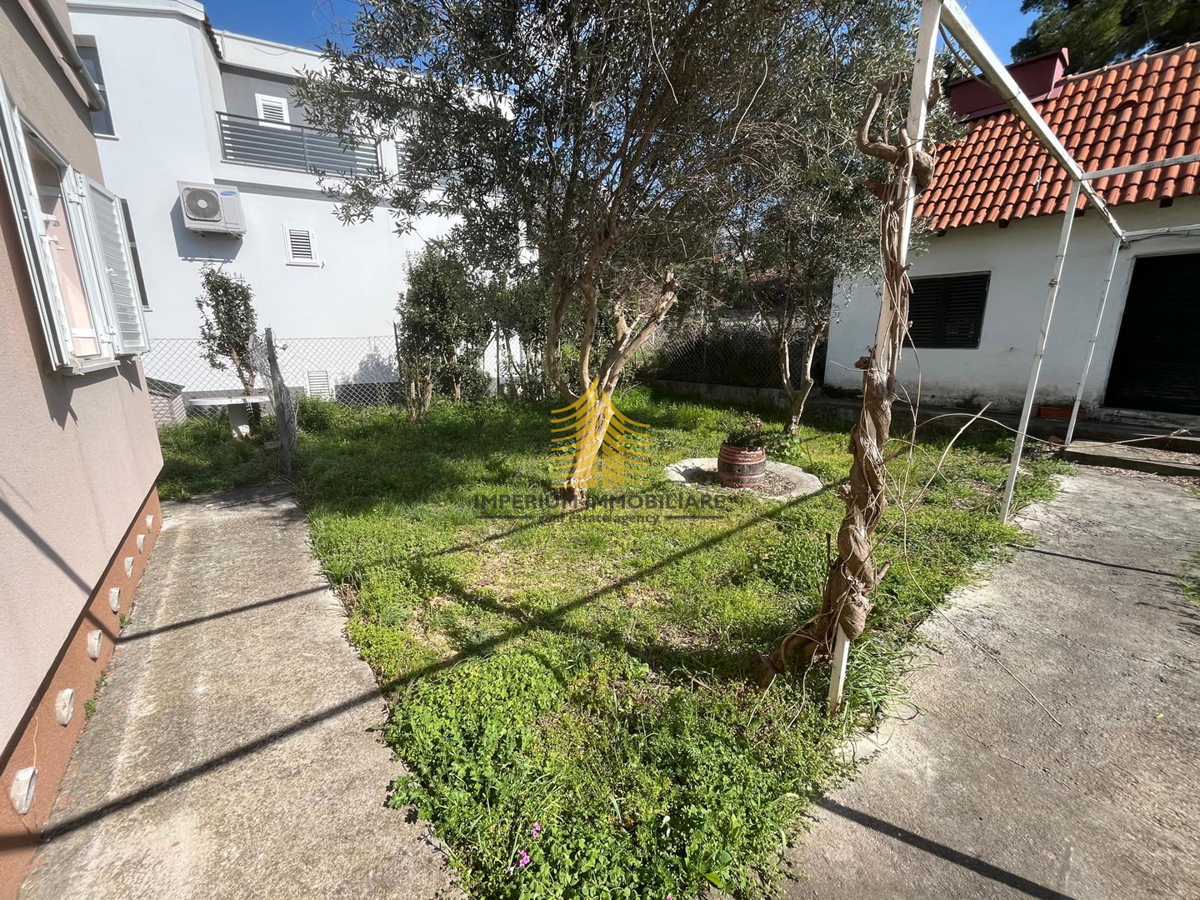 Hiša, prodaja, Kaštel Sućurac, 310 m2, samostojna