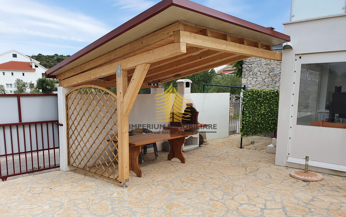 Hiša, prodaja, Rogoznica, 200 m2, samostojna