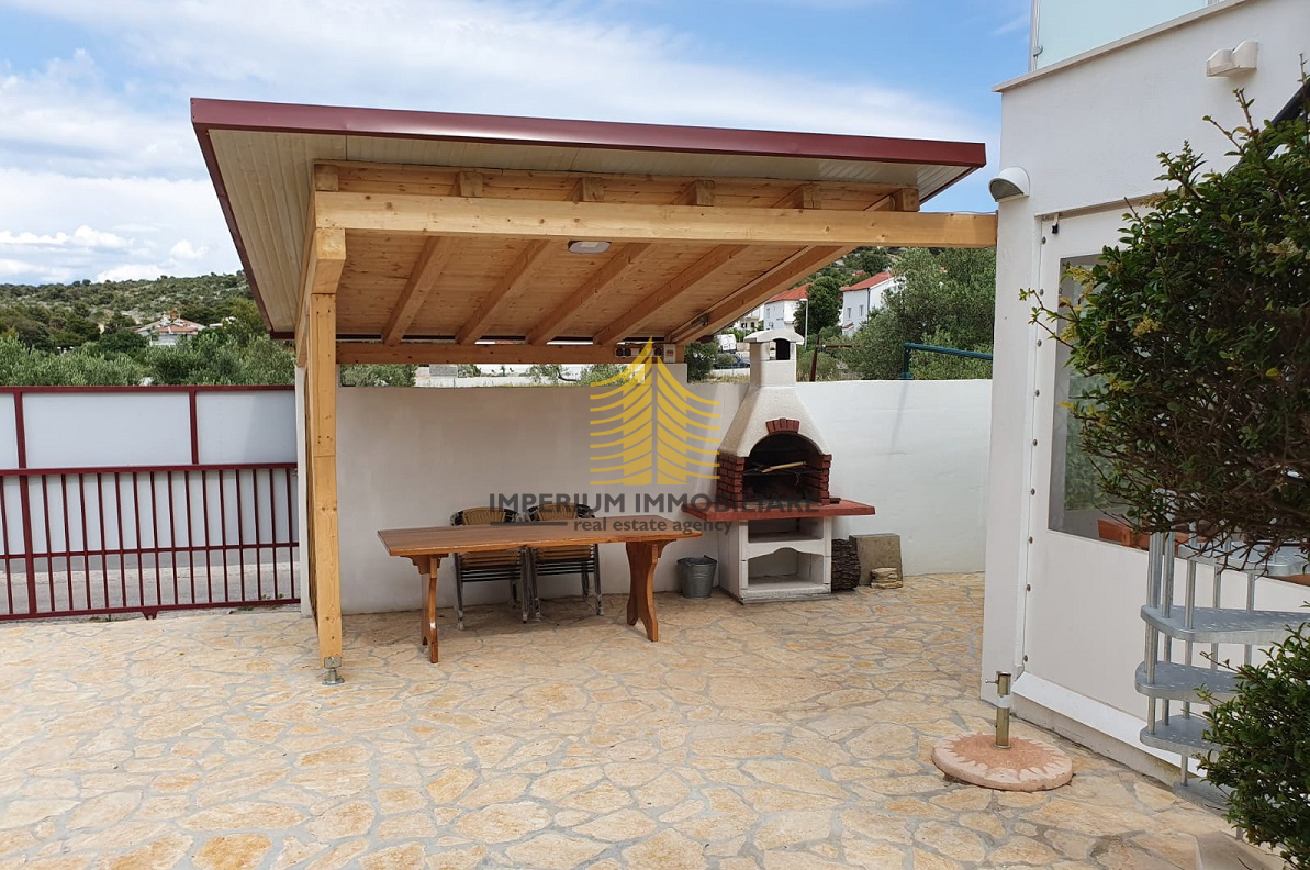 Hiša, prodaja, Rogoznica, 200 m2, samostojna