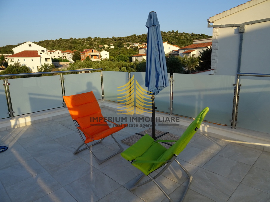 Hiša, prodaja, Rogoznica, 200 m2, samostojna