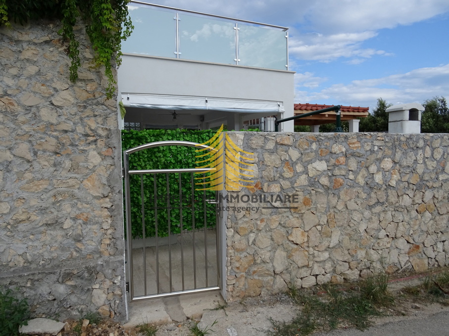 Hiša, prodaja, Rogoznica, 200 m2, samostojna