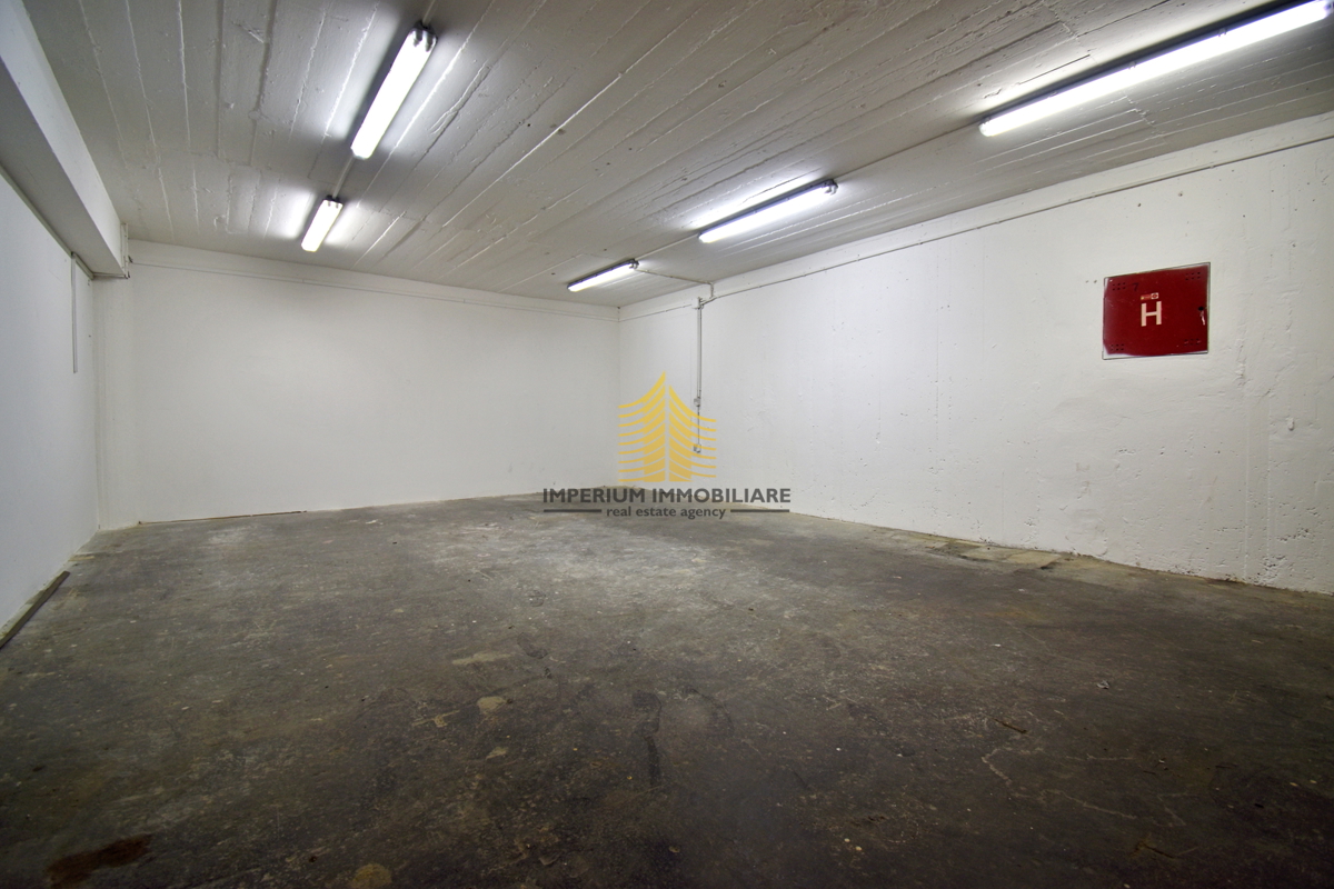 Poslovni prostor, Prodaja, Donja Dubrava, Dubrava, 242,5 m2, Pisarna