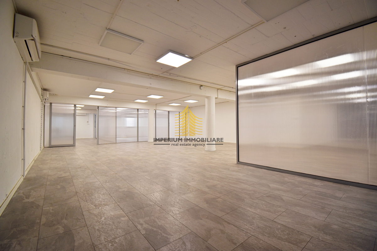 Poslovni prostor, Prodaja, Donja Dubrava, Dubrava, 242,5 m2, Pisarna