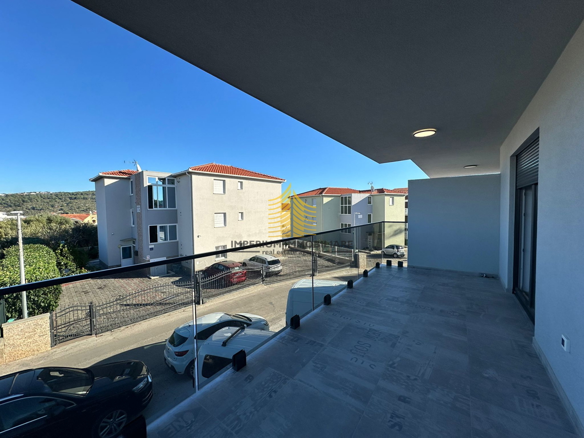 Stan, Prodaja, Okrug, Okrug Gornji, 69,59 m2, 2,5-prostorsko (2P+DB)