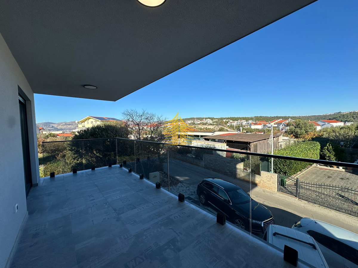 Stan, Prodaja, Okrug, Okrug Gornji, 69,59 m2, 2,5-prostorsko (2P+DB)