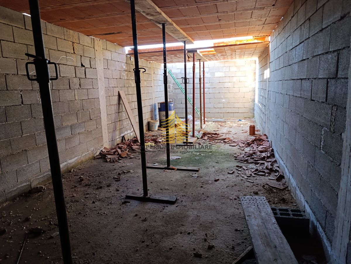 Poslovni prostor, Prodaja, Kaštel Sućurac, 100 m2, Skladišče