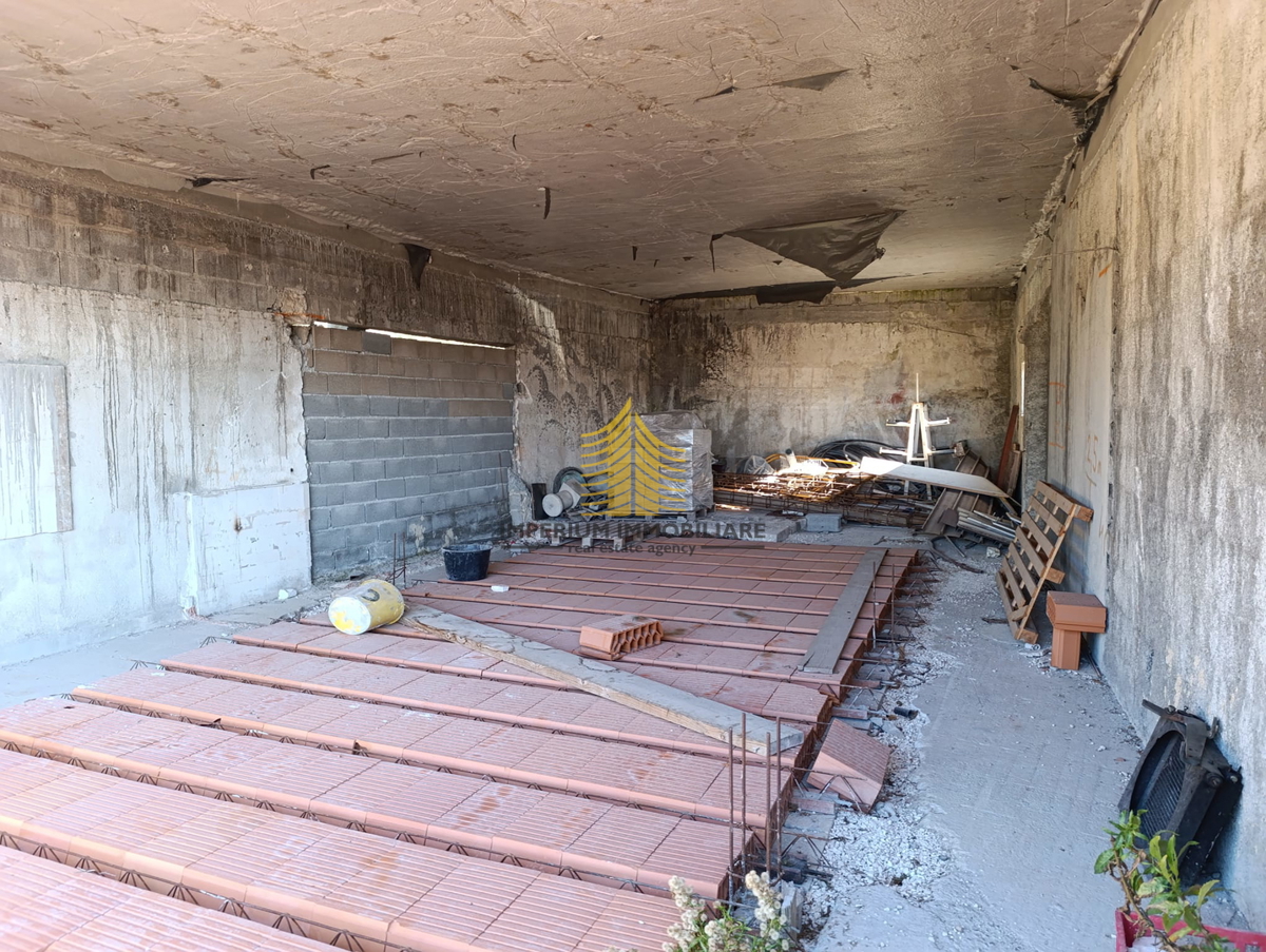 Poslovni prostor, Prodaja, Kaštel Sućurac, 100 m2, Skladišče