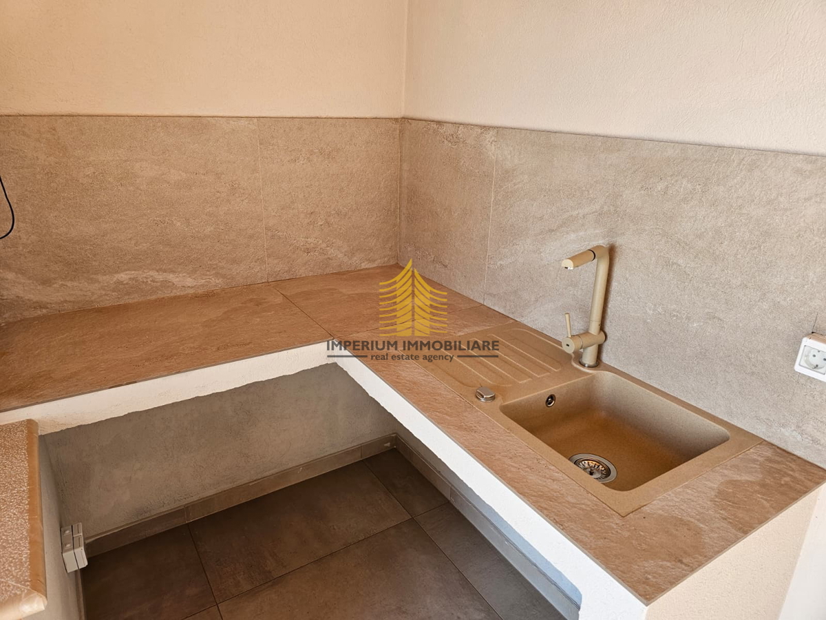 Hiša, prodaja, Podstrana, 200 m2, samostojna