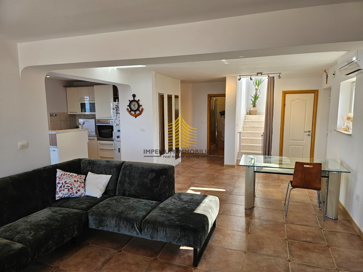 Hiša, prodaja, Podstrana, 200 m2, samostojna