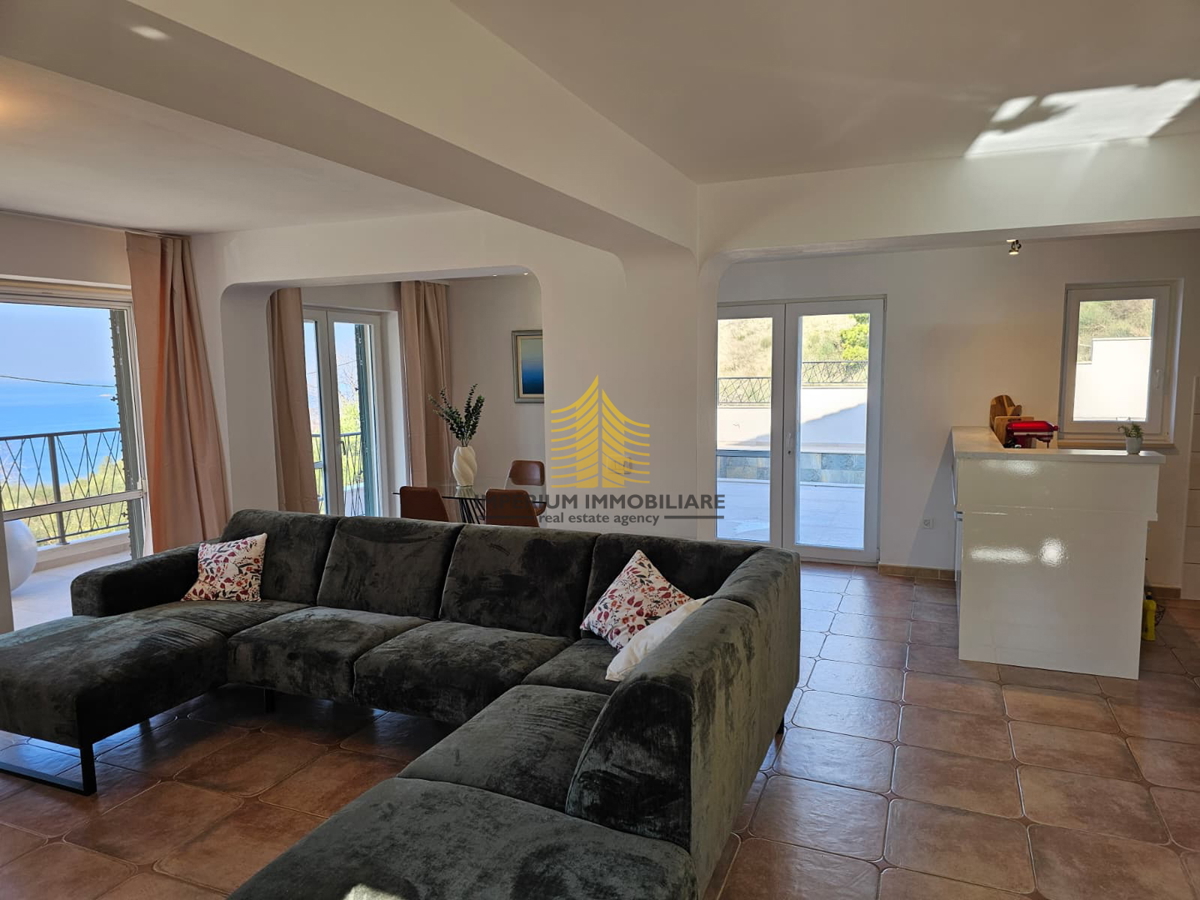 Hiša, prodaja, Podstrana, 200 m2, samostojna