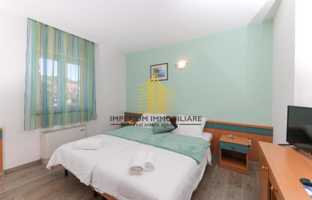 Poslovni prostor, prodaja, Supetar, 640 m2, hotel