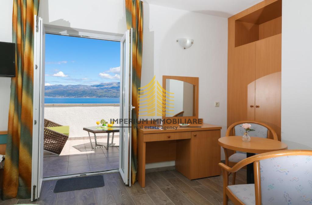 Poslovni prostor, prodaja, Supetar, 640 m2, hotel