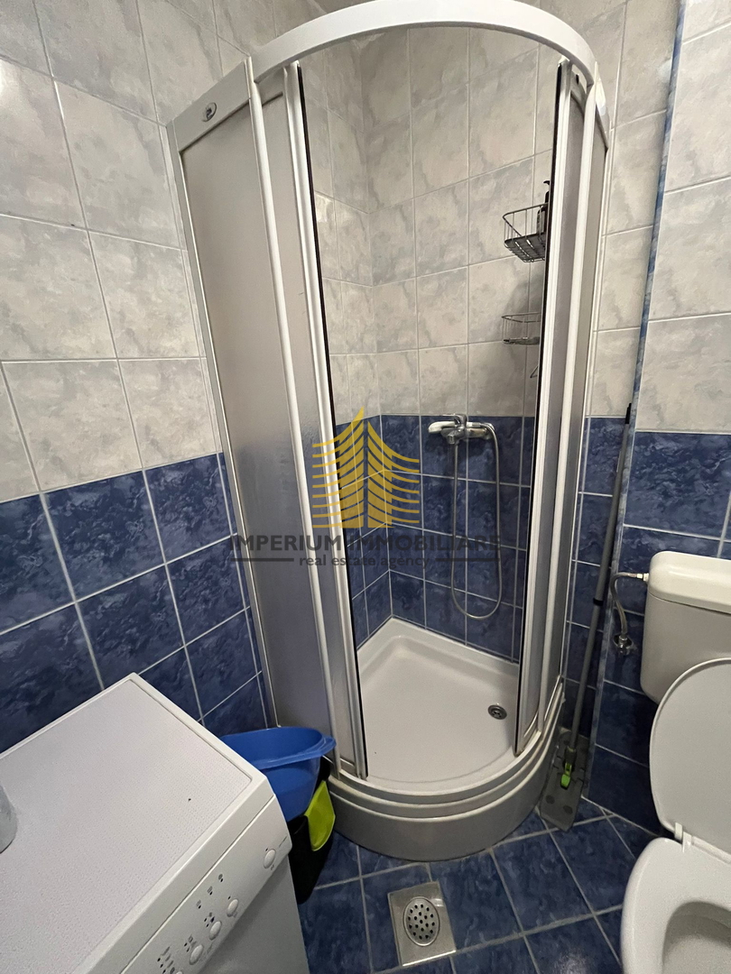 Stan, prodaja, Okrug, Okrug Gornji, 45 m2, 1,5-prostorsko (1S + DB)