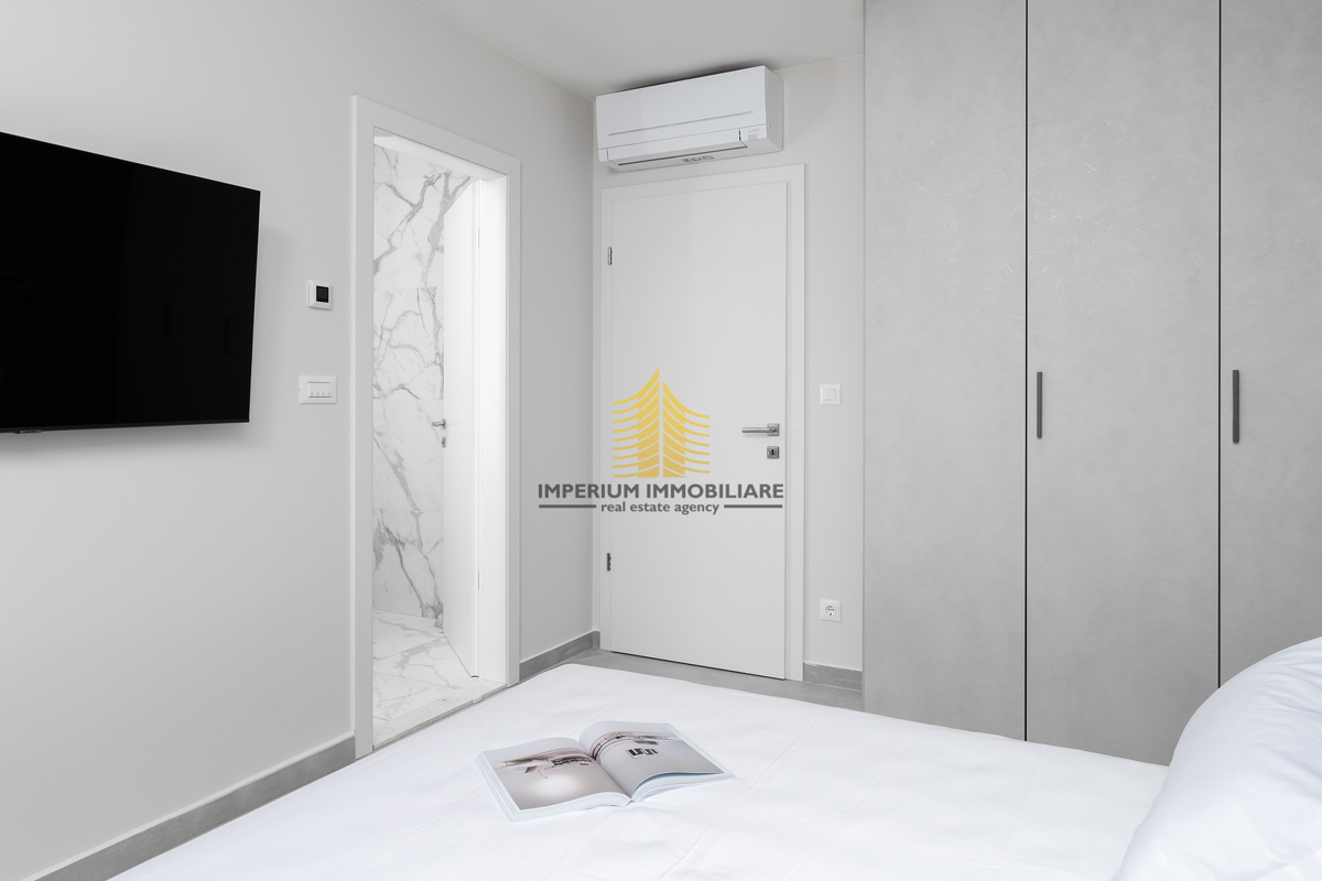 Hiša, prodaja, Dugi Rat, Jesenice, 213 m2, samostojna