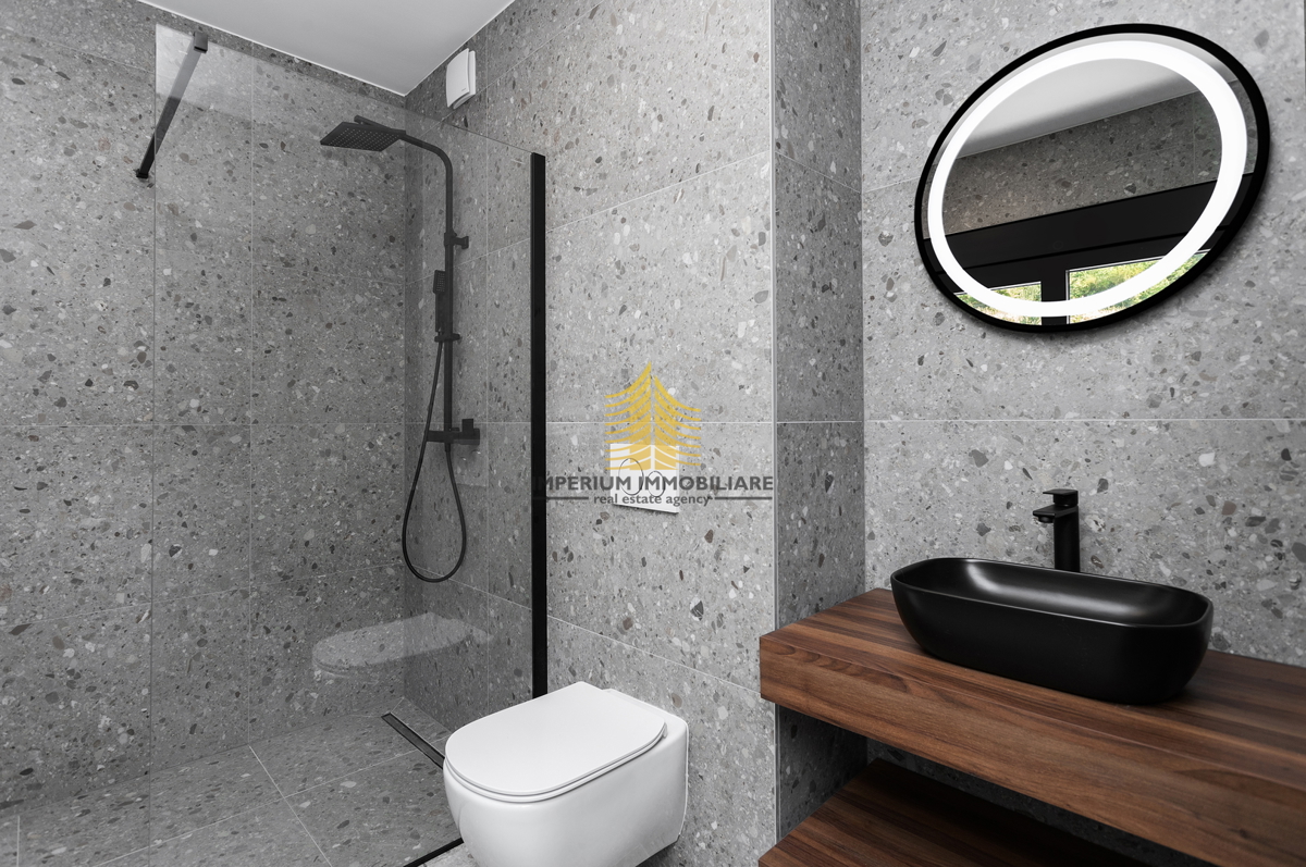 Hiša, prodaja, Dugi Rat, Jesenice, 213 m2, samostojna