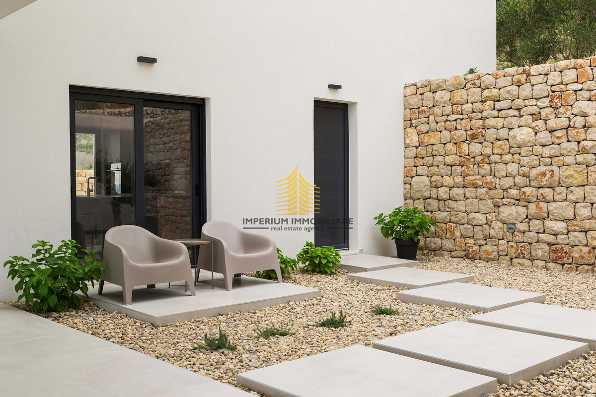 Hiša, prodaja, Dugi Rat, Jesenice, 213 m2, samostojna