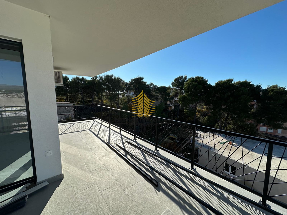 Stan, Prodaja, Okrug, Okrug Gornji, 110 m2, 4,5-prostorsko (4P+DB)