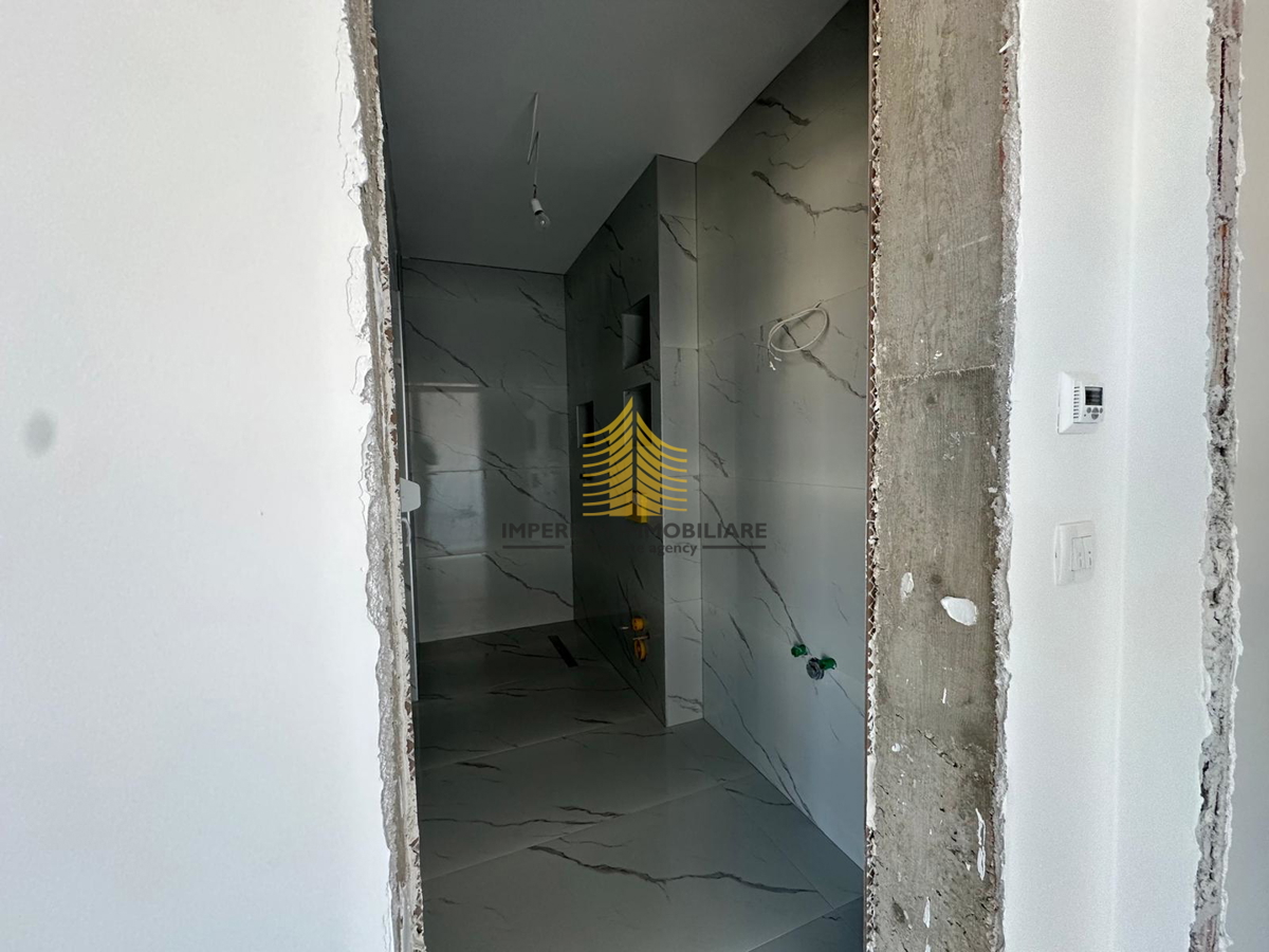 Stan, Prodaja, Okrug, Okrug Gornji, 110 m2, 4,5-prostorsko (4P+DB)