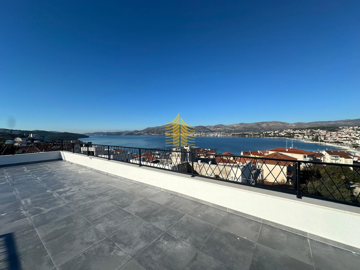 Stan, Prodaja, Okrug, Okrug Gornji, 110 m2, 4,5-prostorsko (4P+DB)