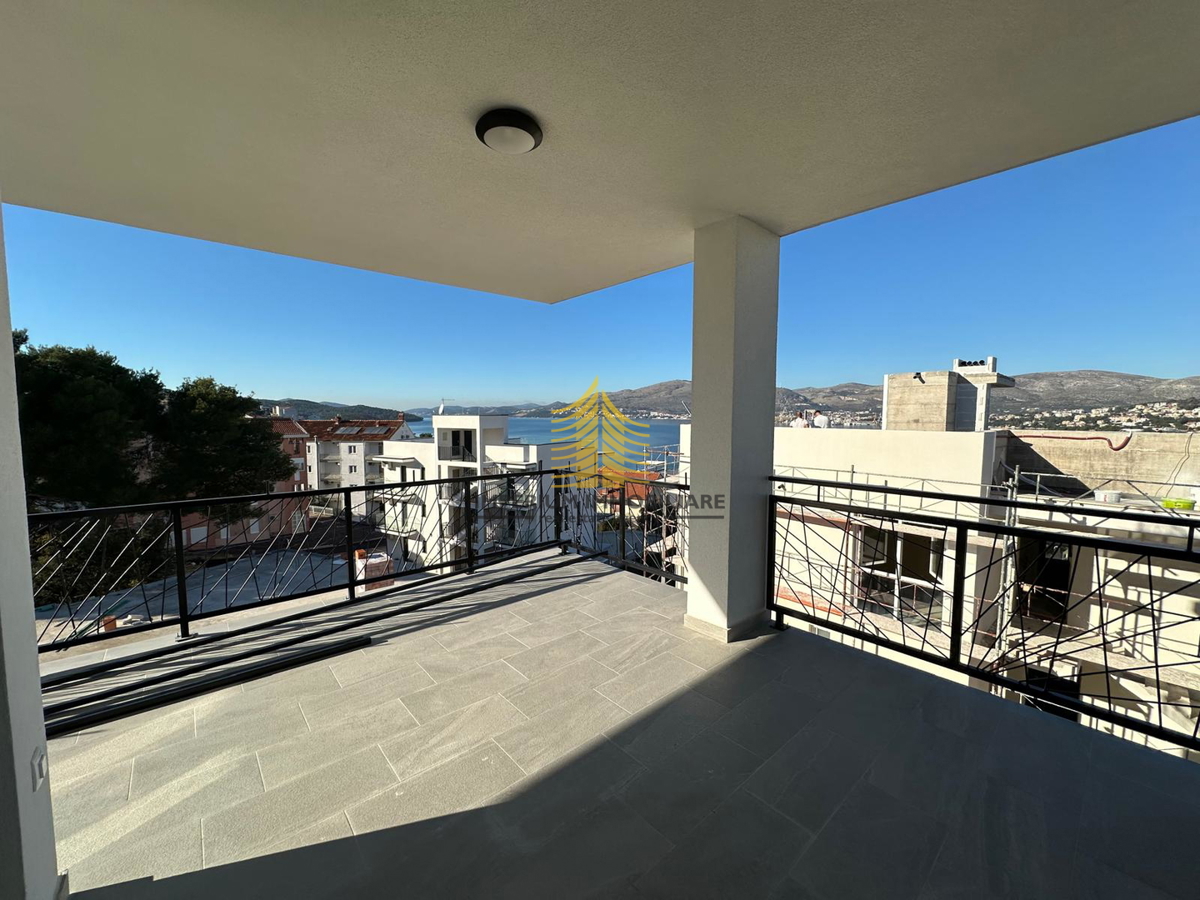 Stan, Prodaja, Okrug, Okrug Gornji, 110 m2, 4,5-prostorsko (4P+DB)