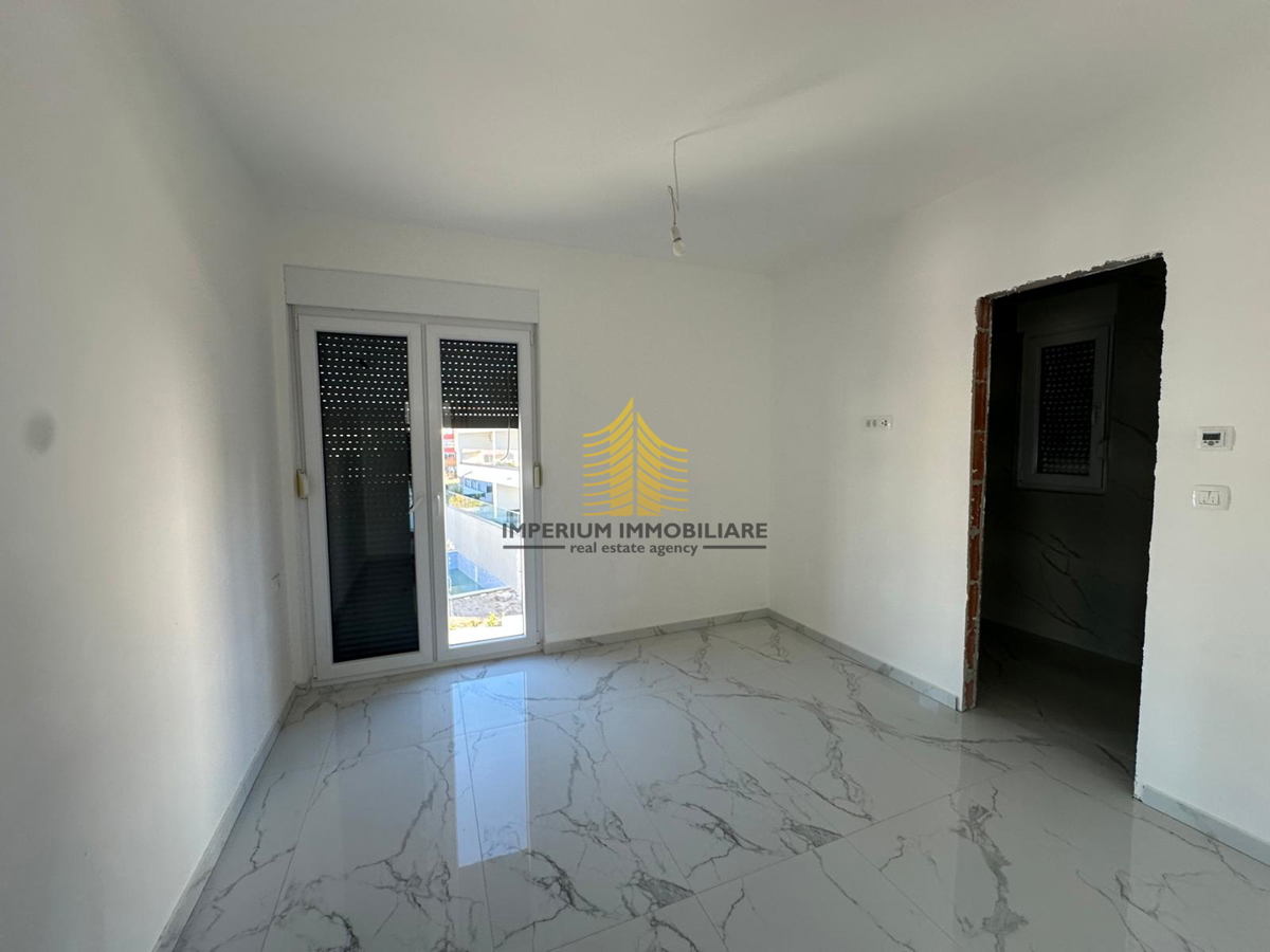 Stan, Prodaja, Okrug, Okrug Gornji, 110 m2, 4,5-prostorsko (4P+DB)