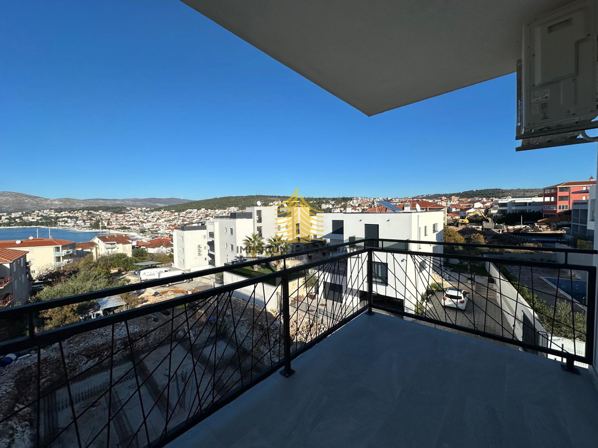 Stan, Prodaja, Okrug, Okrug Gornji, 110 m2, 4,5-prostorsko (4P+DB)