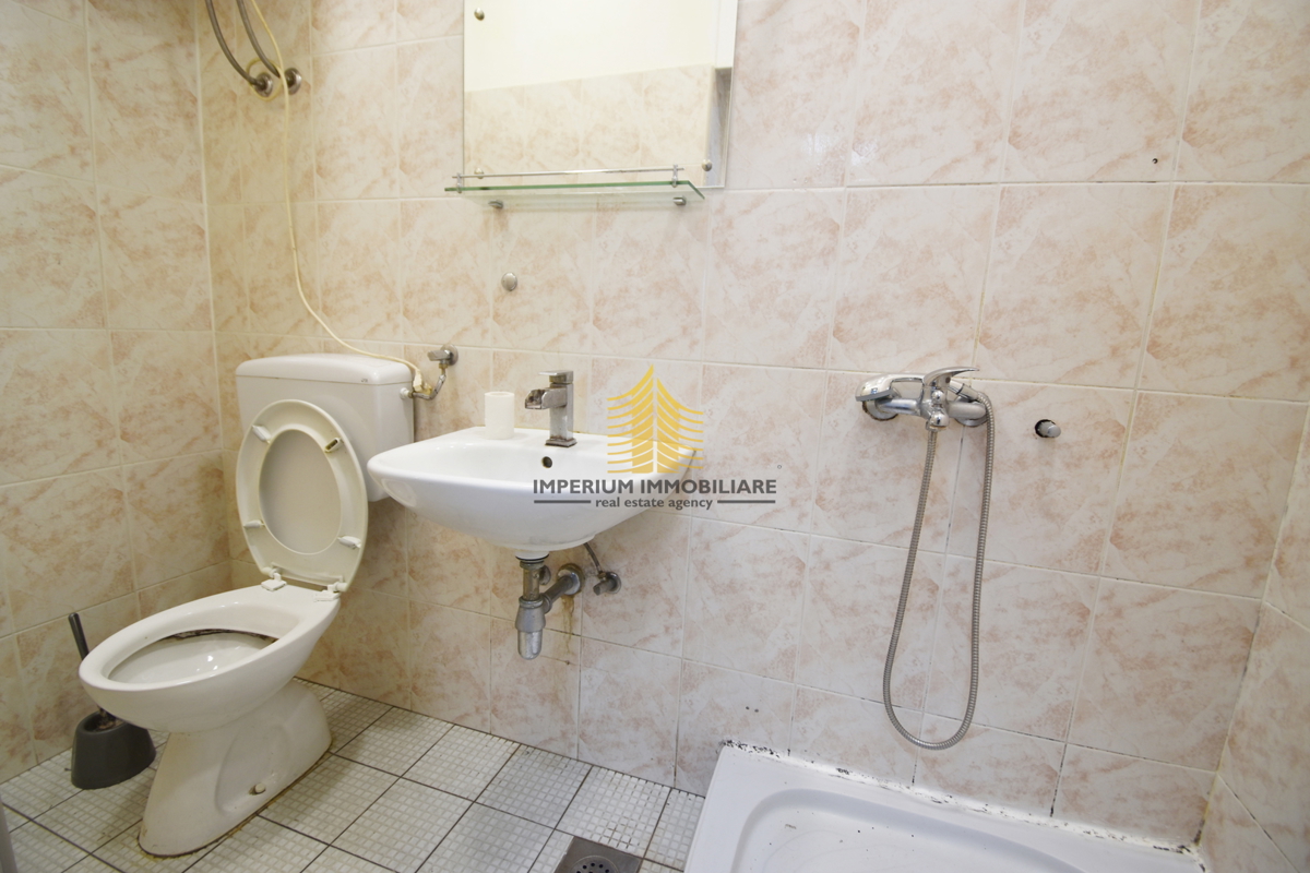 Poslovni prostor, prodaja, Trešnjevka - Sjever, Rudeš, 17 m2, ulični lokal